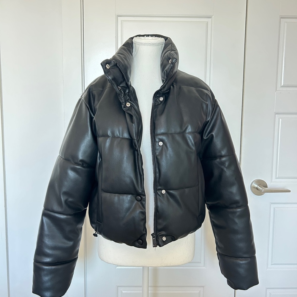 Zara Women's Classic Black Puffer Jacket